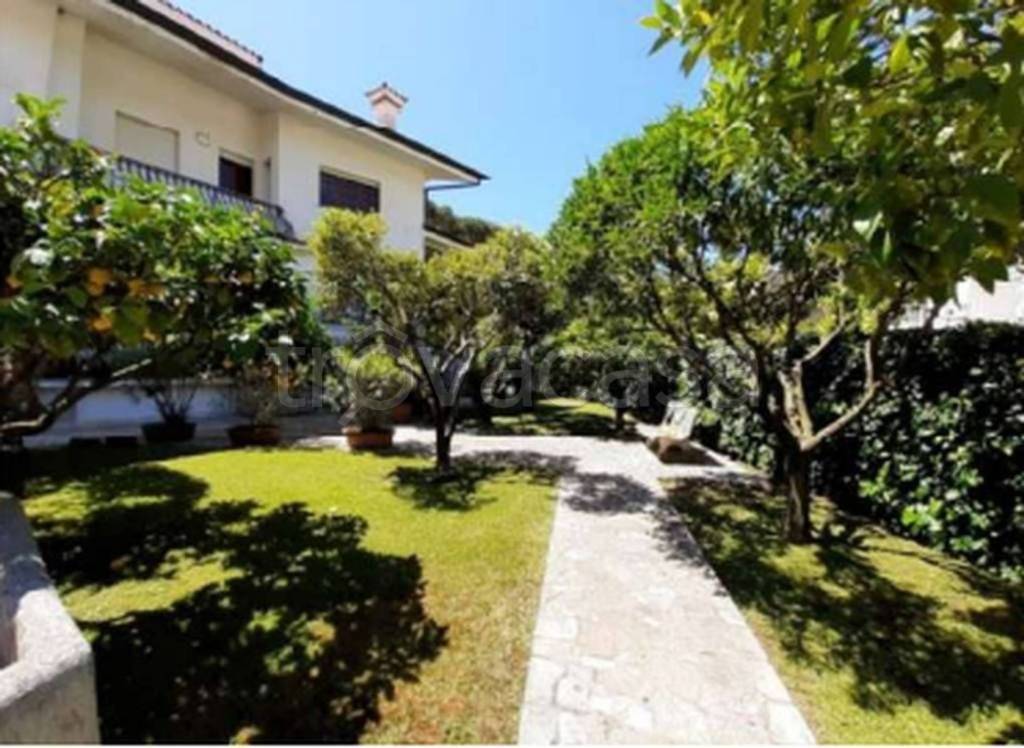 villa in vendita a Sabaudia