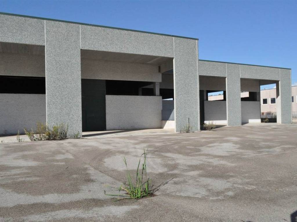 locale commerciale in vendita a Sabaudia