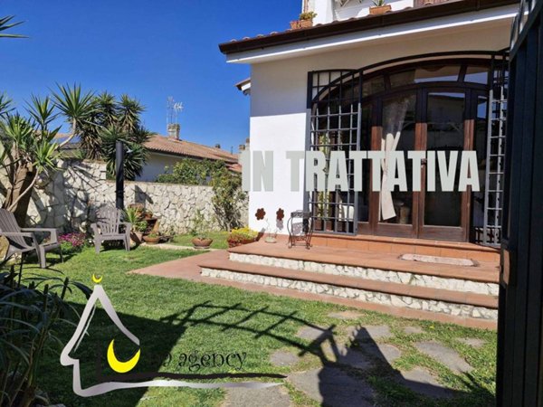 casa indipendente in vendita a Sabaudia