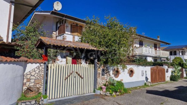 casa indipendente in vendita a Sabaudia in zona Bella Farnia