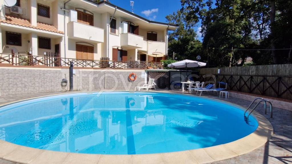 casa indipendente in vendita a Sabaudia