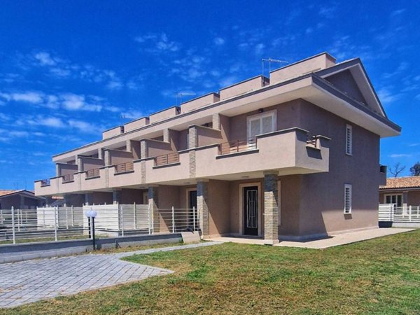 casa indipendente in vendita a Sabaudia