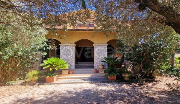 casa indipendente in vendita a Sabaudia in zona Bella Farnia