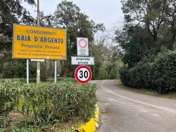 casa indipendente in vendita a Sabaudia in zona Baia d'Argento