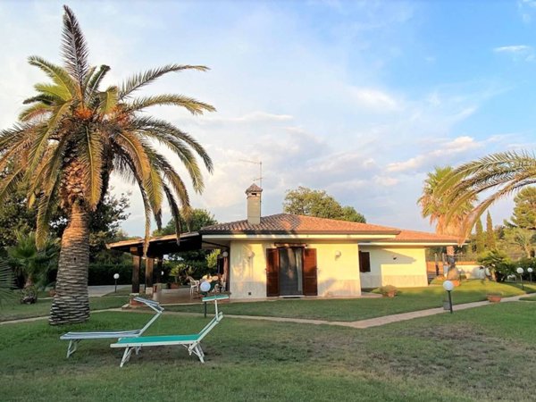 casa indipendente in vendita a Sabaudia