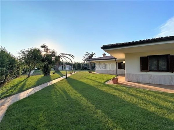 casa indipendente in vendita a Sabaudia in zona Sant'Andrea
