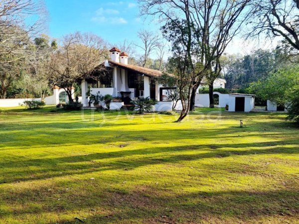 casa indipendente in vendita a Sabaudia in zona Baia d'Argento