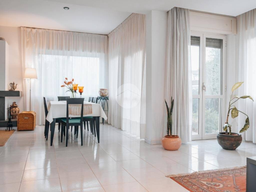 casa indipendente in vendita a Sabaudia