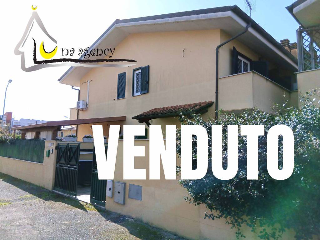 casa indipendente in vendita a Sabaudia