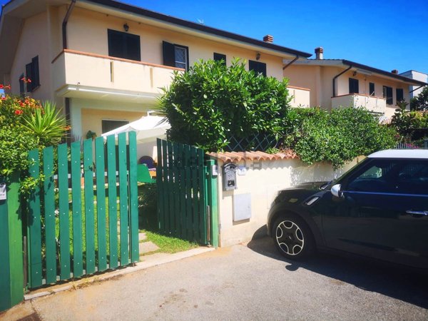 casa indipendente in vendita a Sabaudia in zona Bella Farnia