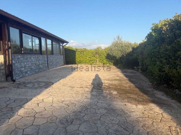 casa indipendente in vendita a Sabaudia