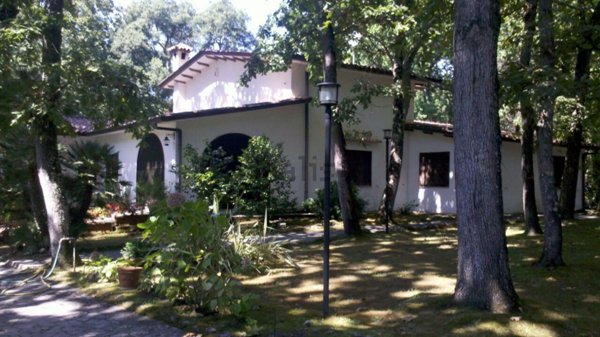 casa indipendente in vendita a Sabaudia in zona Baia d'Argento