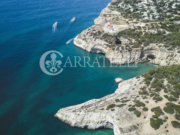 villa in vendita a Sabaudia in zona Molella