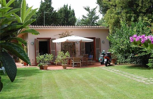 casa indipendente in vendita a Sabaudia