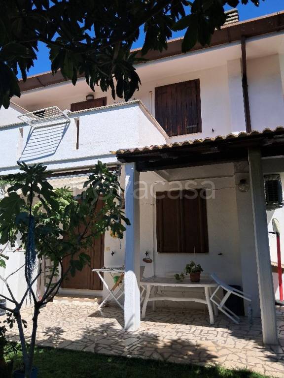 casa indipendente in vendita a Sabaudia in zona Bella Farnia