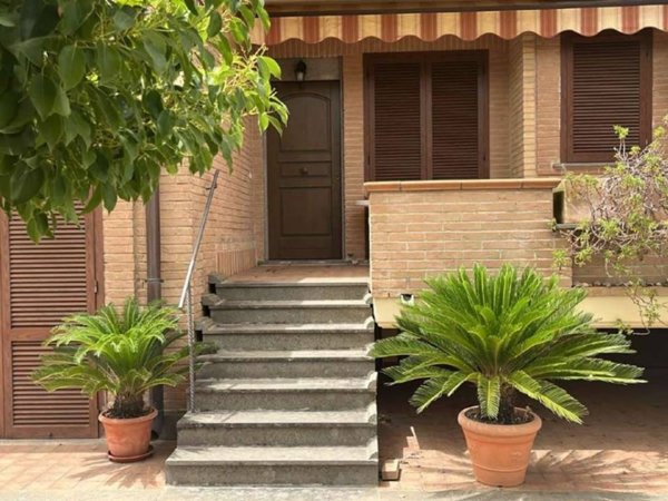 casa indipendente in vendita a Sabaudia