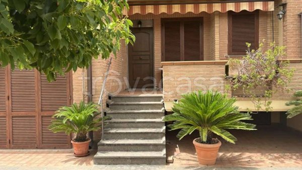 casa indipendente in vendita a Sabaudia