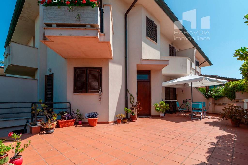 casa indipendente in vendita a Sabaudia