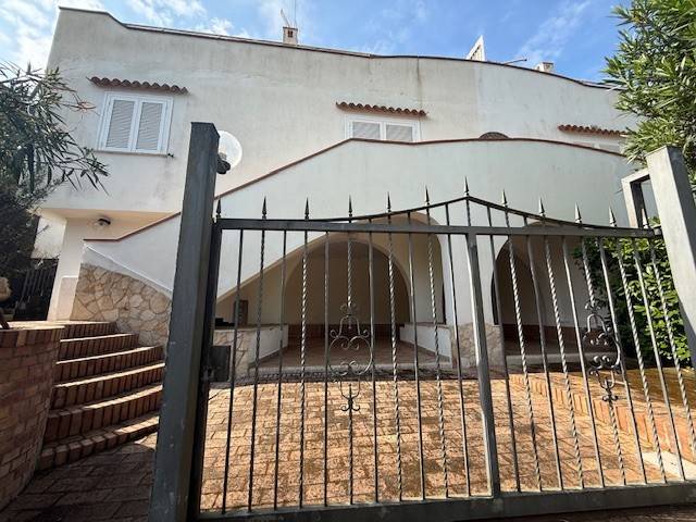 casa indipendente in vendita a Sabaudia