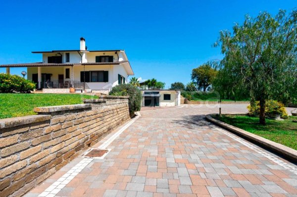 casa indipendente in vendita a Sabaudia