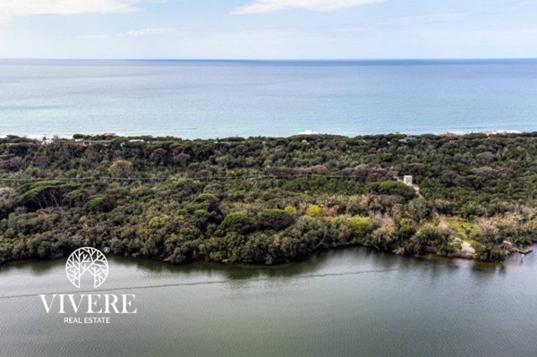 casa indipendente in vendita a Sabaudia