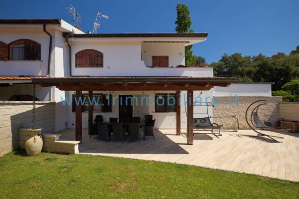 casa indipendente in vendita a Sabaudia in zona Bella Farnia