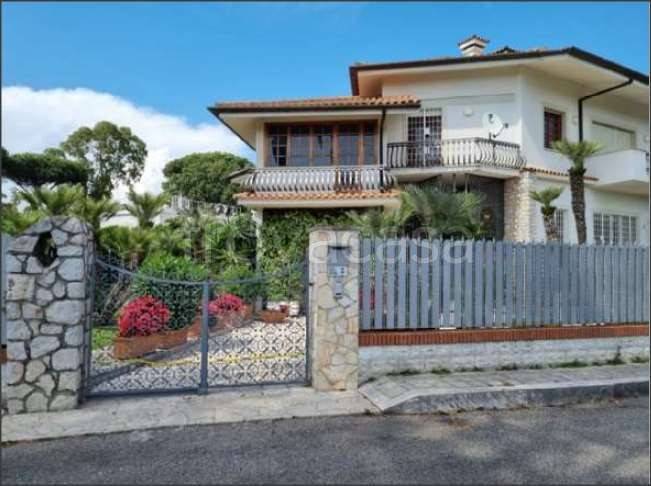 casa indipendente in vendita a Sabaudia
