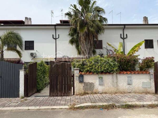 casa indipendente in vendita a Sabaudia in zona Bella Farnia