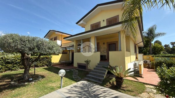 casa indipendente in vendita a Sabaudia