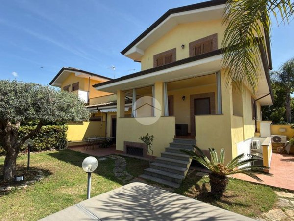 casa indipendente in vendita a Sabaudia