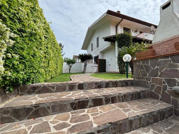 appartamento in vendita a Sabaudia in zona Bella Farnia
