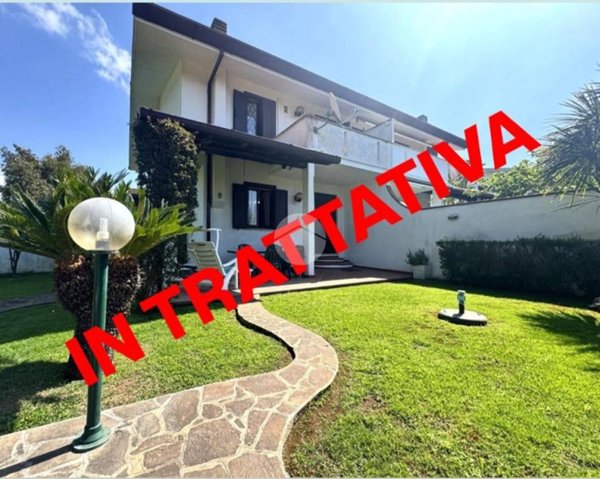casa indipendente in vendita a Sabaudia in zona Bella Farnia