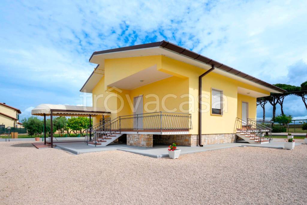casa indipendente in vendita a Sabaudia