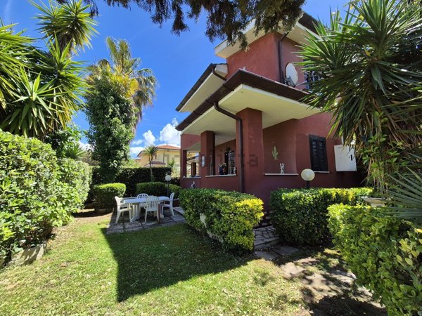 casa indipendente in vendita a Sabaudia