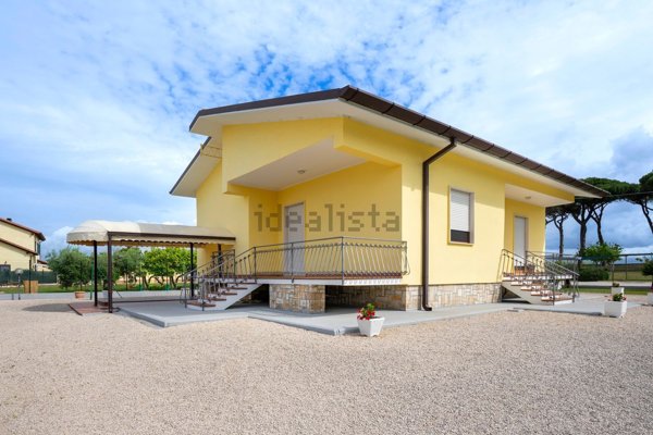 casa indipendente in vendita a Sabaudia
