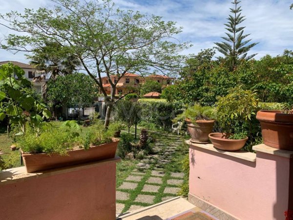 casa indipendente in vendita a Sabaudia