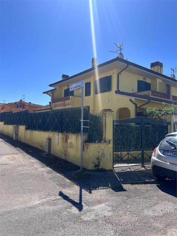 casa indipendente in vendita a Sabaudia