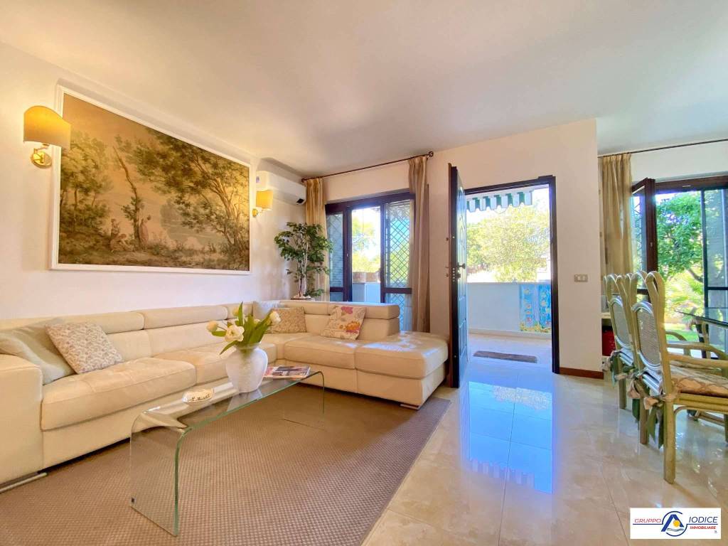 casa indipendente in vendita a Sabaudia in zona Molella