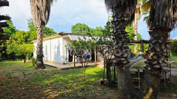 casa indipendente in vendita a Sabaudia