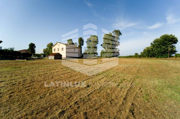 casa indipendente in vendita a Sabaudia