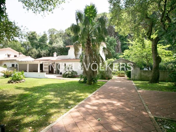 casa indipendente in vendita a Sabaudia in zona Baia d'Argento