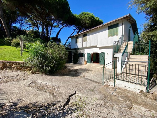 casa indipendente in vendita a Sabaudia