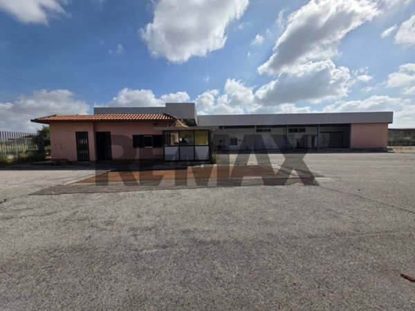 locale commerciale in vendita a Sabaudia