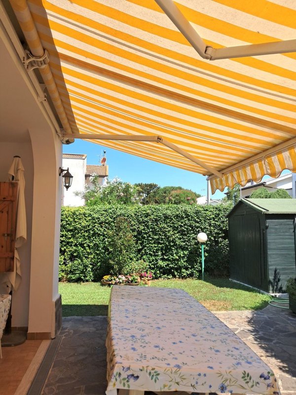 casa indipendente in vendita a Sabaudia in zona Bella Farnia