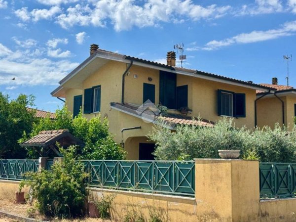 casa indipendente in vendita a Sabaudia