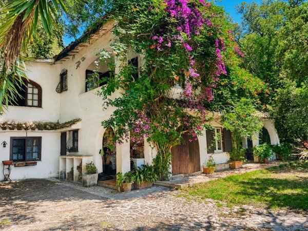 casa indipendente in vendita a Sabaudia