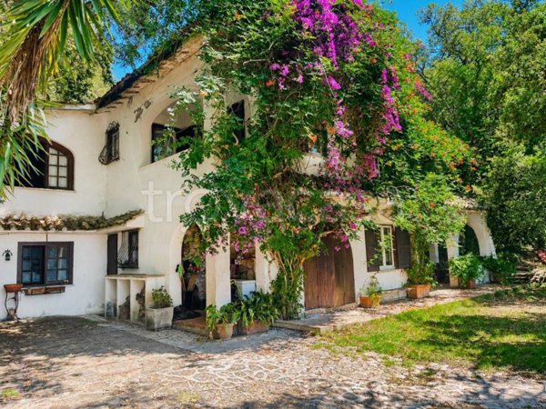 casa indipendente in vendita a Sabaudia