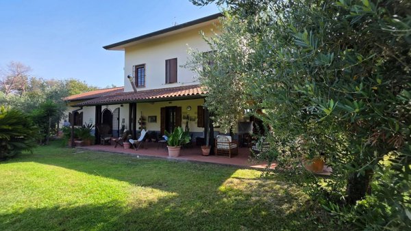 casa indipendente in vendita a Sabaudia