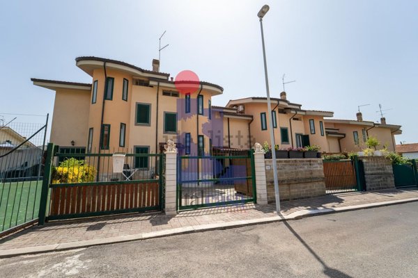 casa indipendente in vendita a Sabaudia in zona Bella Farnia
