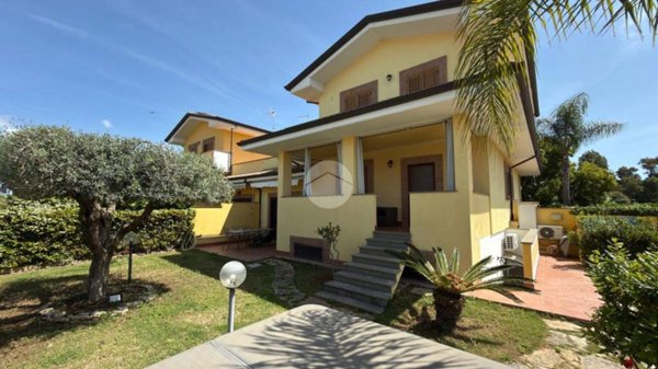 casa indipendente in vendita a Sabaudia